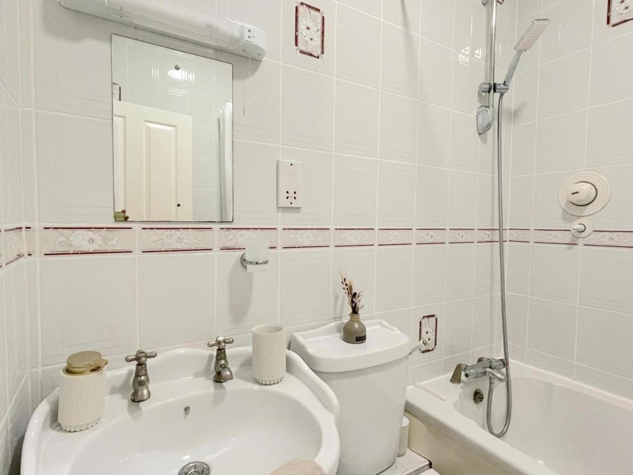 Luxury Apartment In Paddington Лондон Екстериор снимка