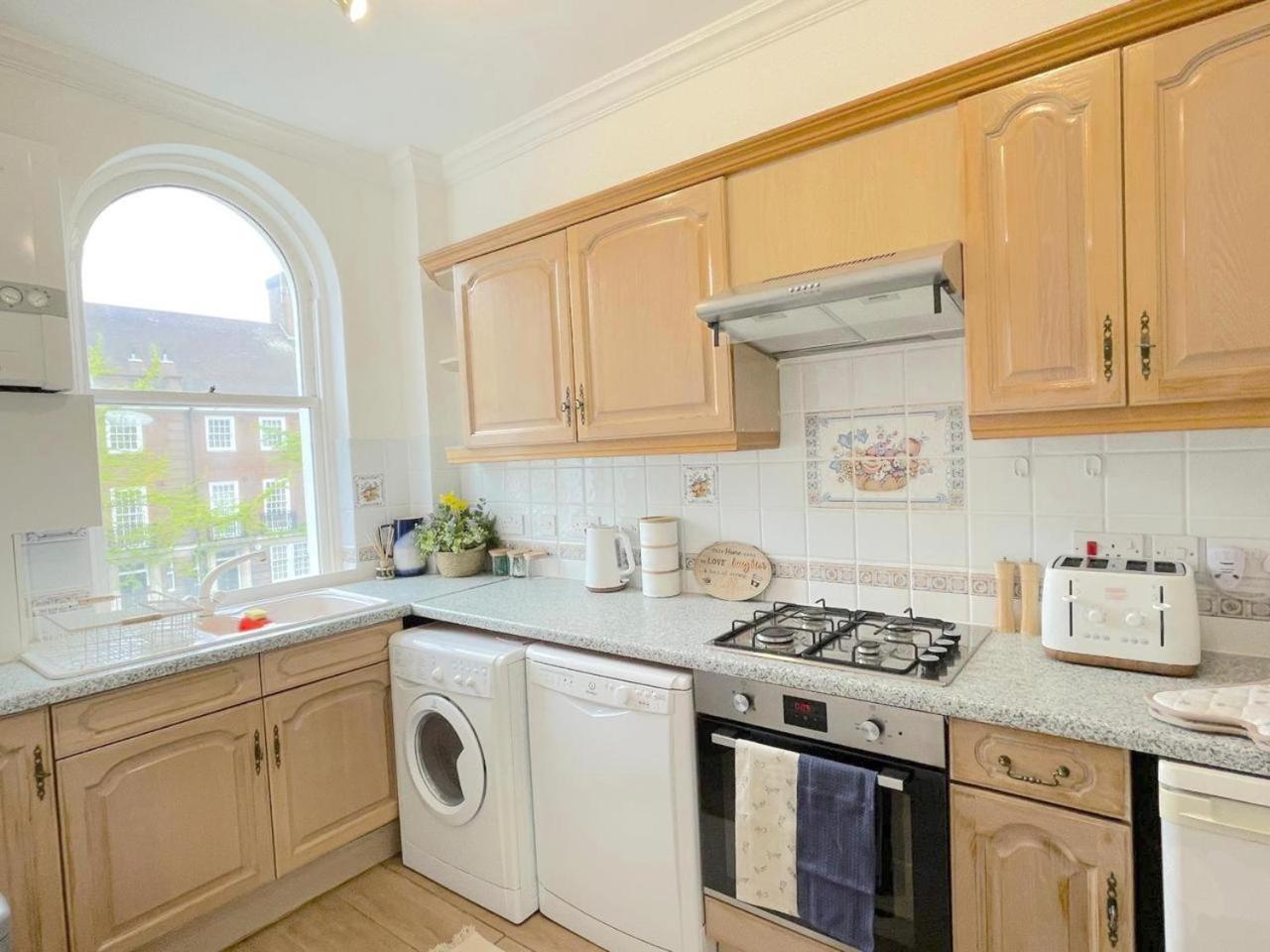 Luxury Apartment In Paddington Лондон Екстериор снимка